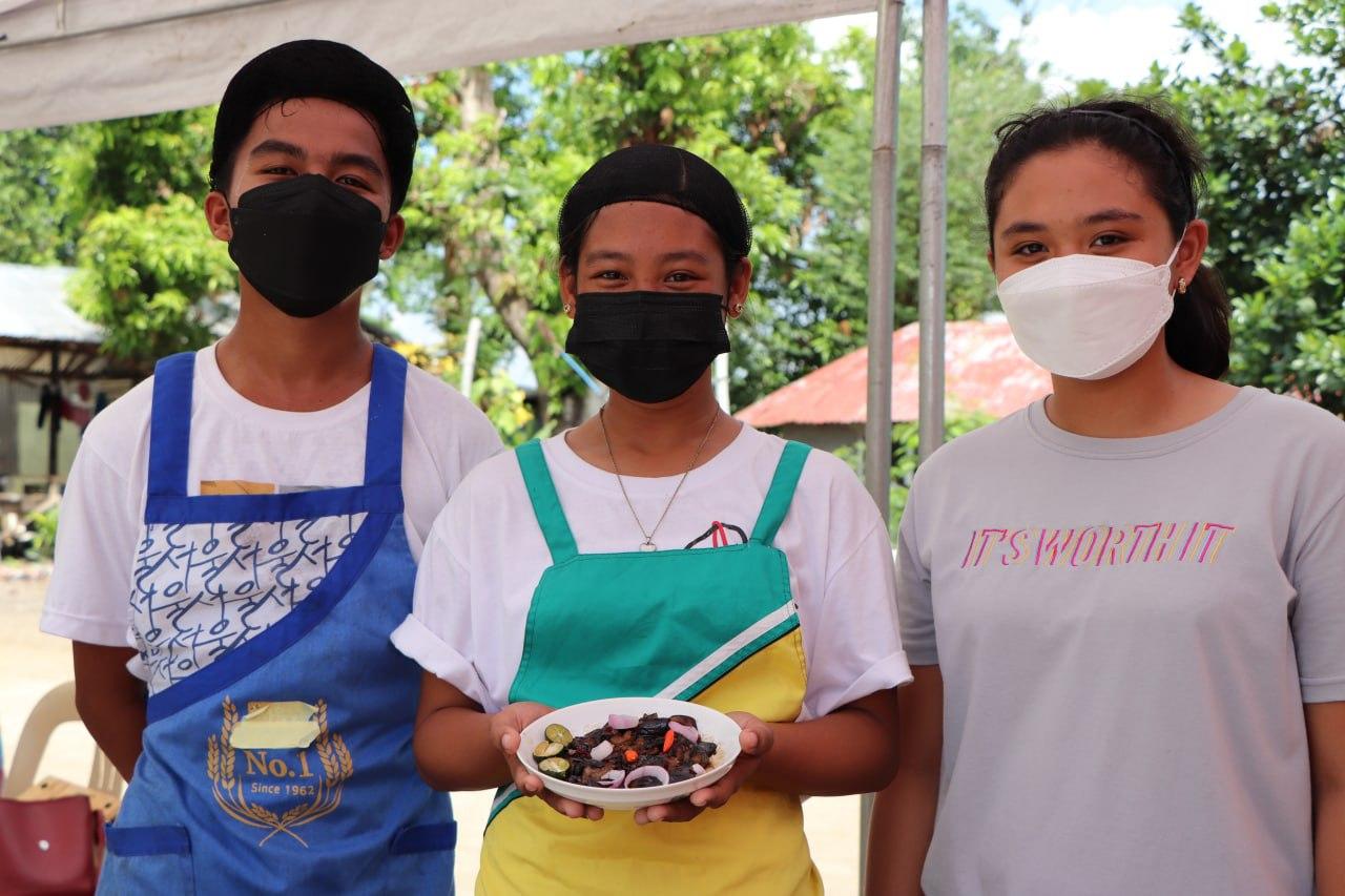 Young culinarians in Isabela, Negros Occidental face off