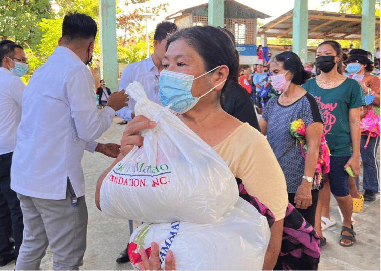 Two congregations in Iloilo host Aid to Humanity in three island communities