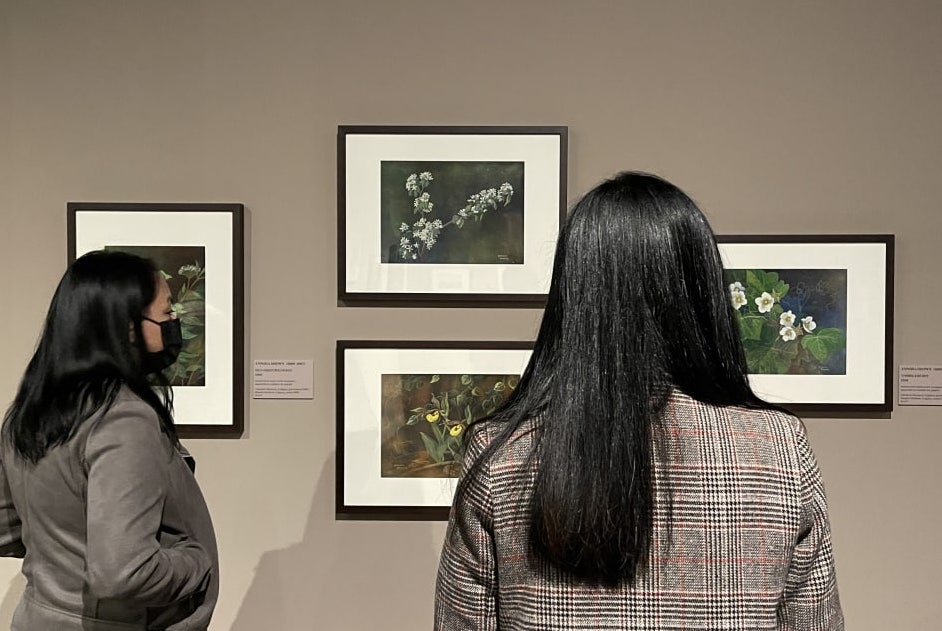 KADIWA members from Calgary bond through art gallery tour