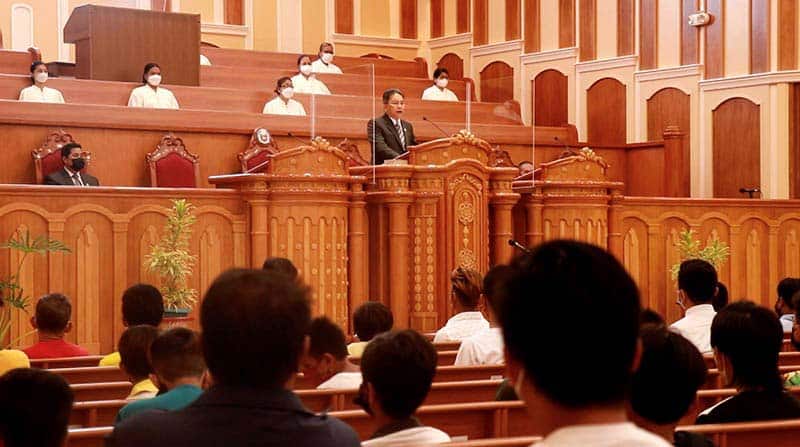 Brethren in Iloilo City invite guests to evangelical mission