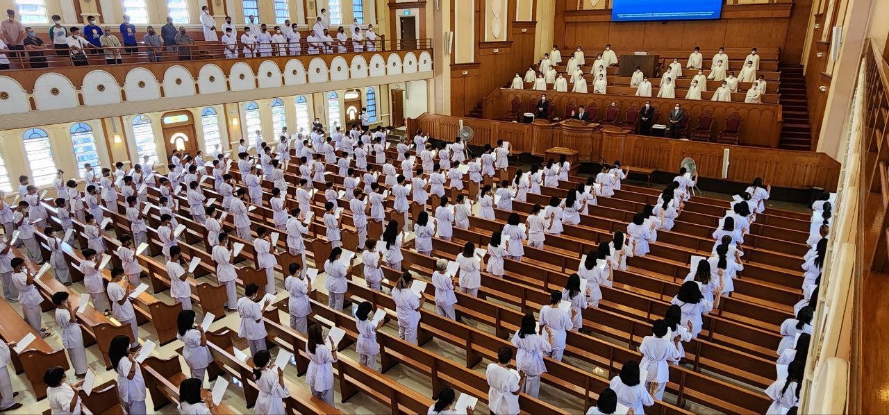 Over 240 receive baptism in Manila Ecclesiastical District