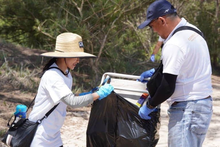Wailuku Congregation holds clean-up at Kanaha Beach Park