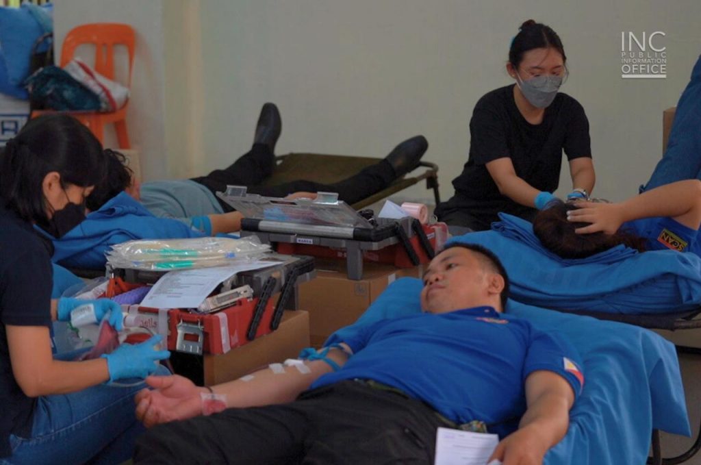 Manila residents join blood drive to help save lives