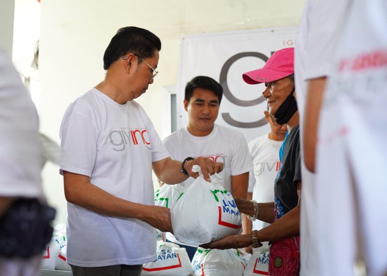 Bacoor Bay Congregation reaches out to fire victims