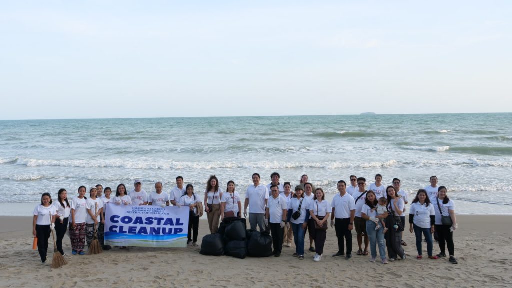 Thailand District shows care for environment via coastal clean-up