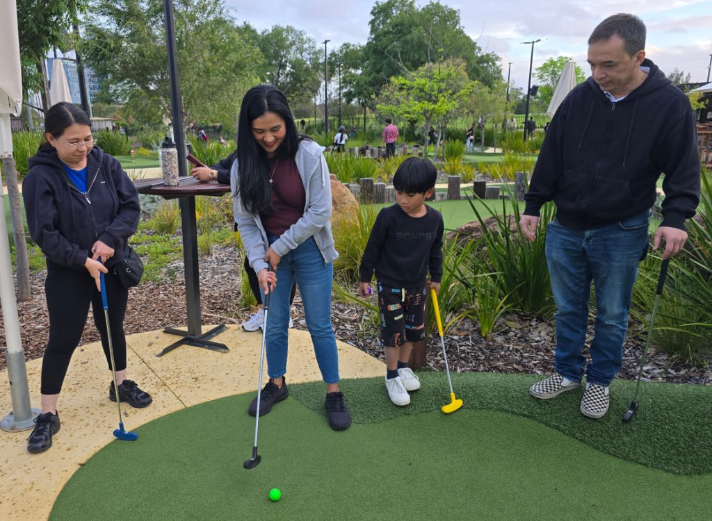 Ellenbrook Congregation strengthens bond through mini golf