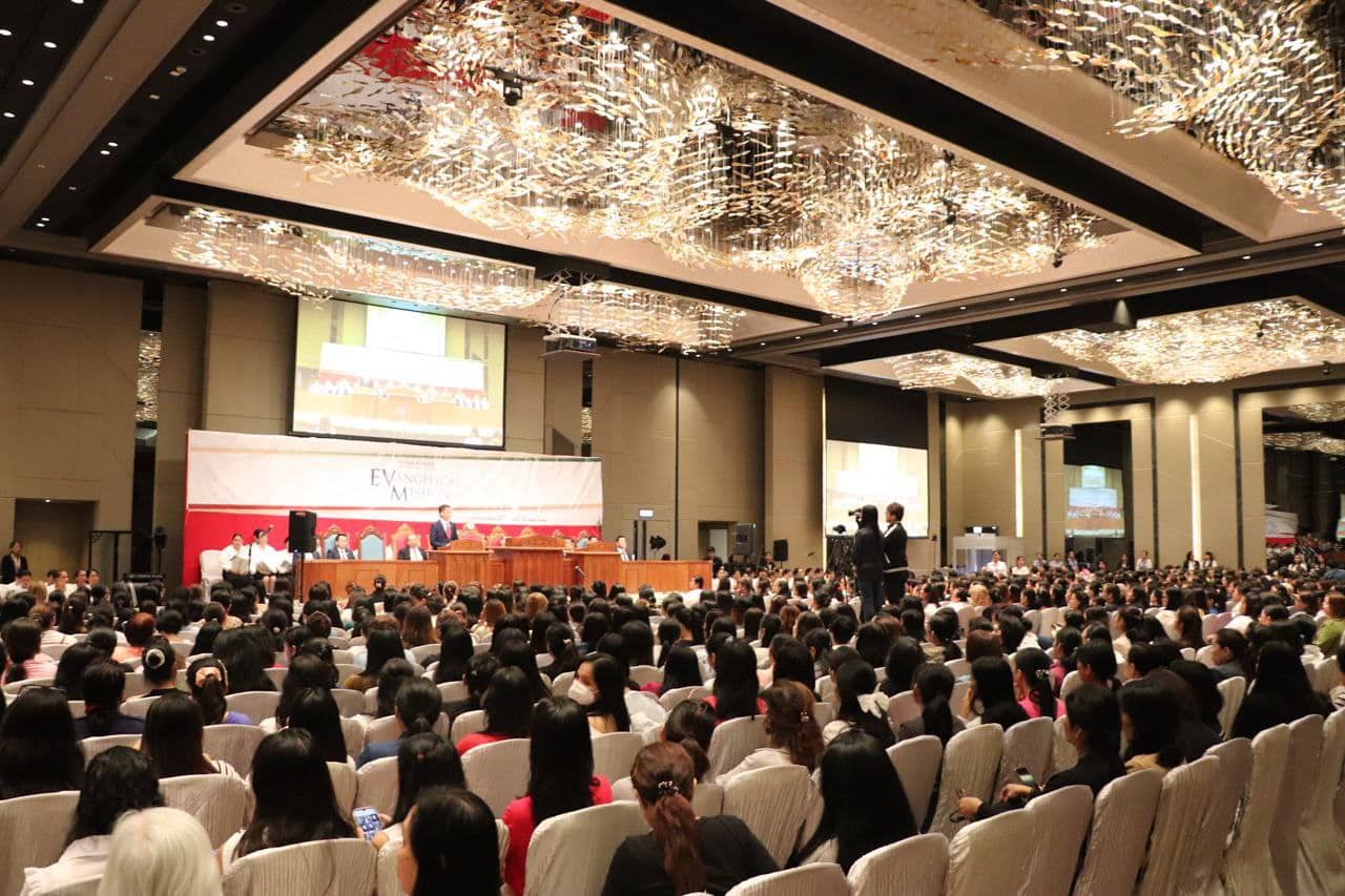 Various districts unite for worldwide evangelical mission