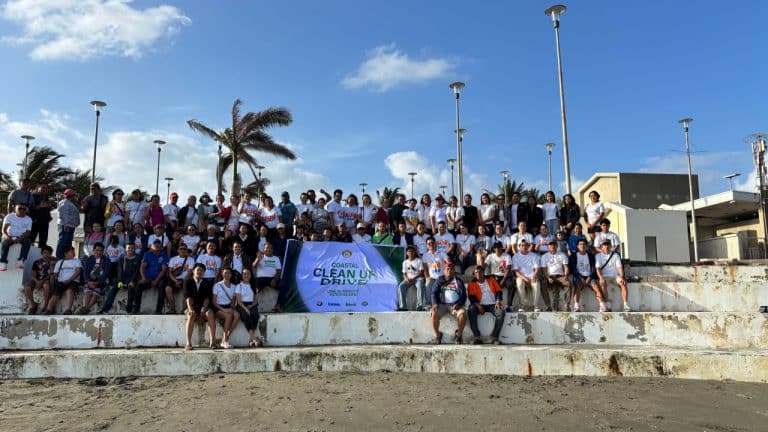 Roxas City Congregation cleans up coast on 73rd anniversary