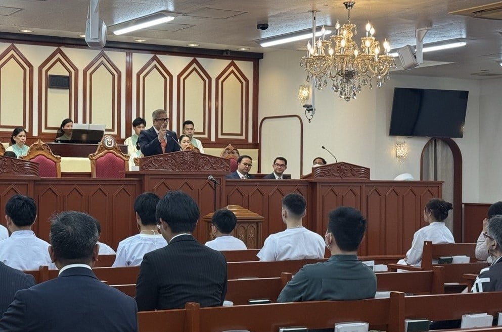 Russian, Japanese among newly baptized in Tokyo, Japan District